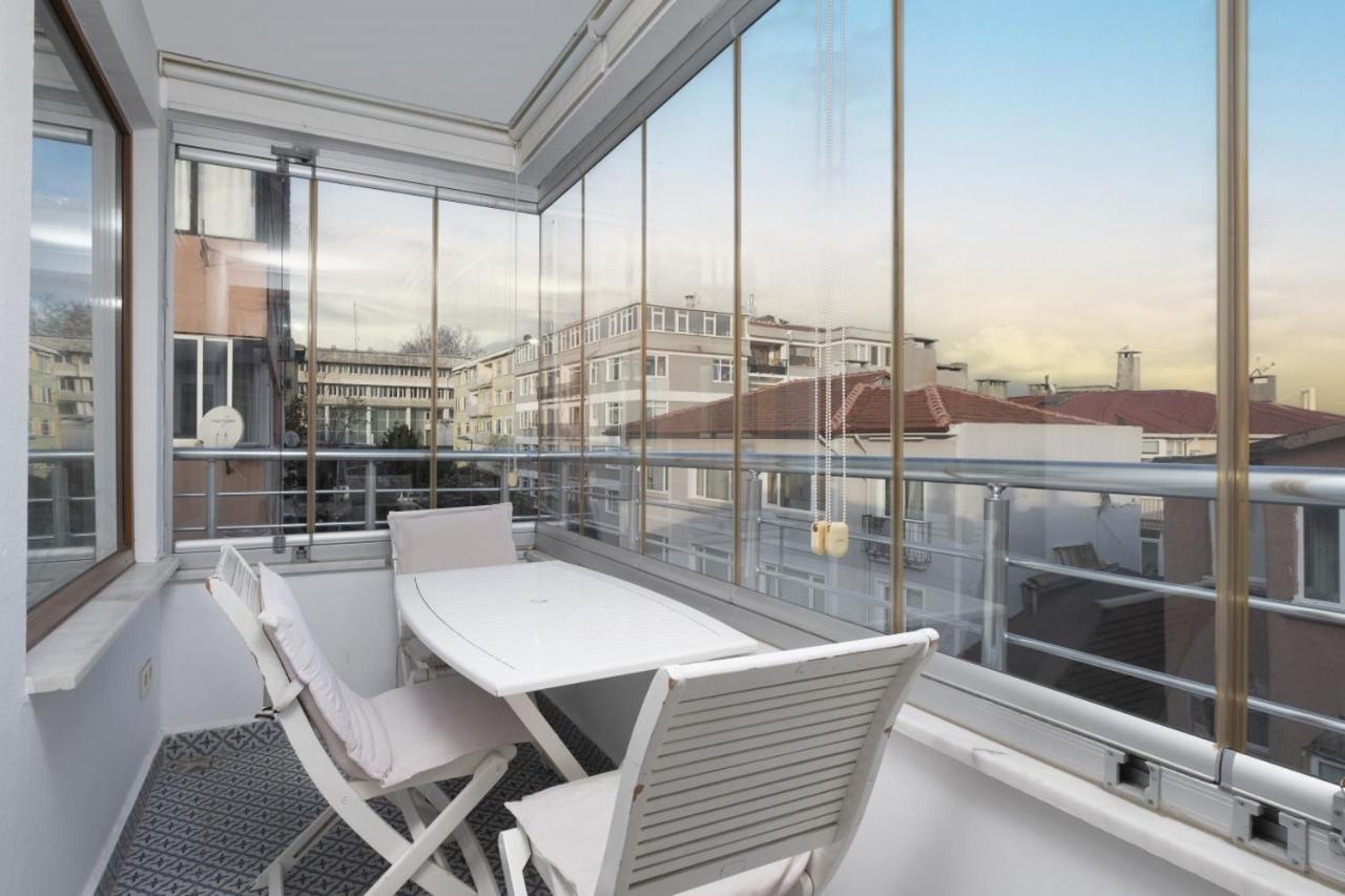 Captivating Flat With Balcony Near Besiktas Pier Apartment Istanbul Ngoại thất bức ảnh