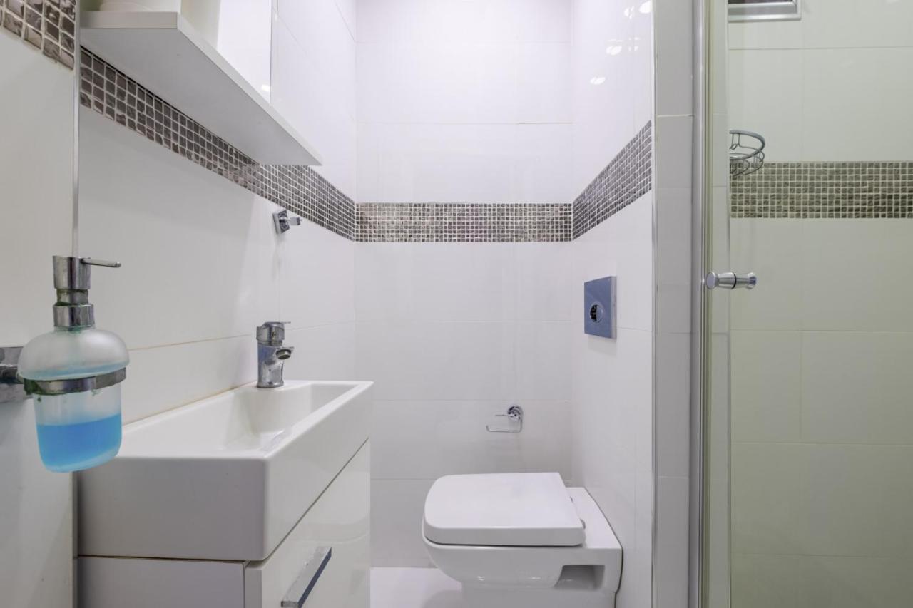 Captivating Flat With Balcony Near Besiktas Pier Apartment Istanbul Ngoại thất bức ảnh