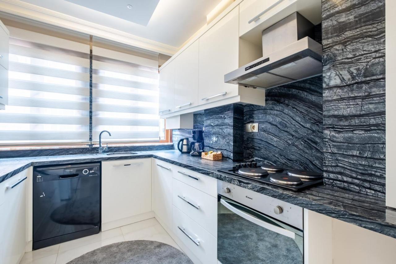 Captivating Flat With Balcony Near Besiktas Pier Apartment Istanbul Ngoại thất bức ảnh
